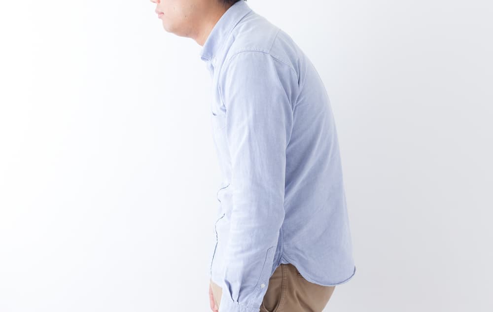 猫背で自信がない